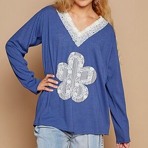 POL NWOT Blue V-Neck Lace Accent Long Sleeve Tee